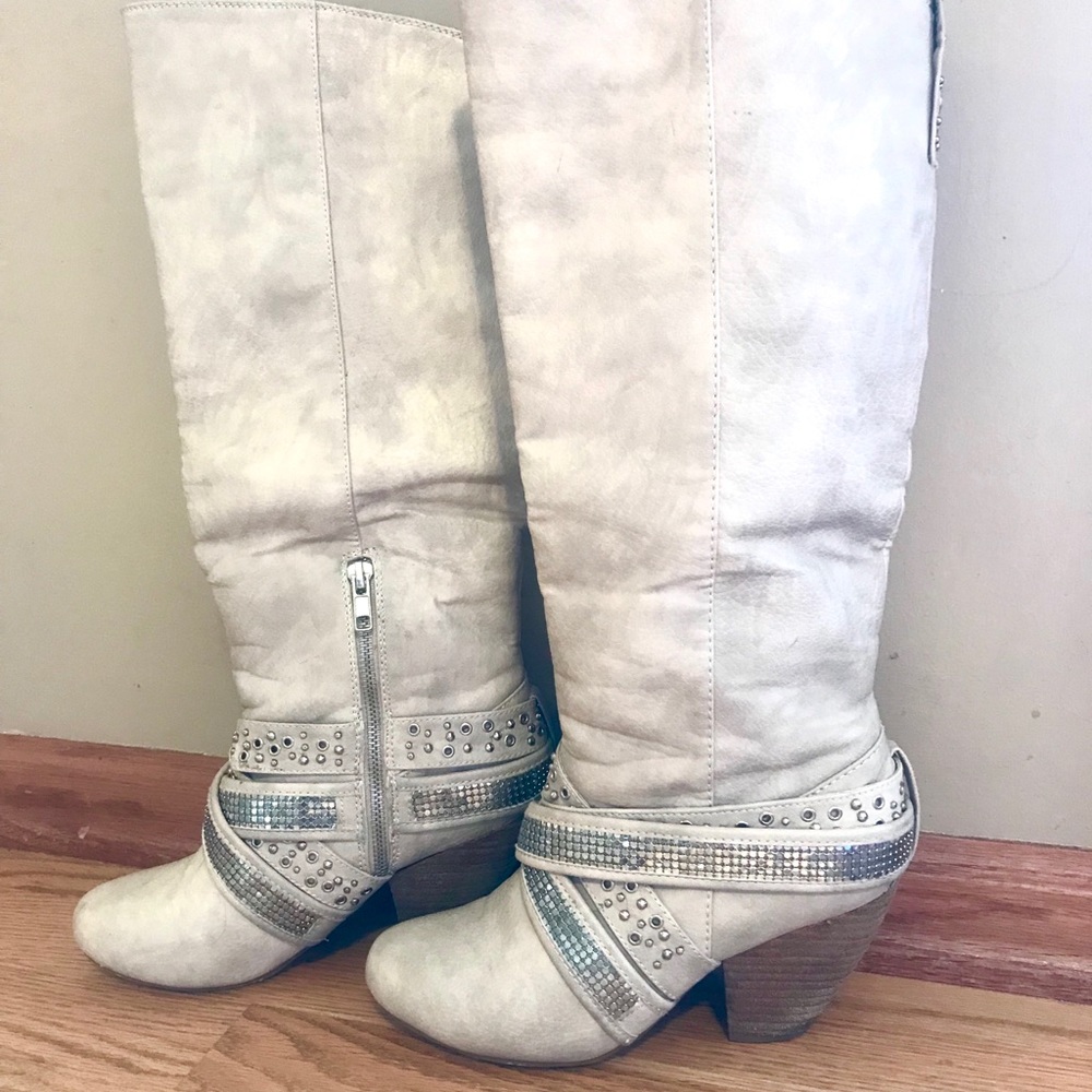 Super cute Mid-Calf Boots from Buckle